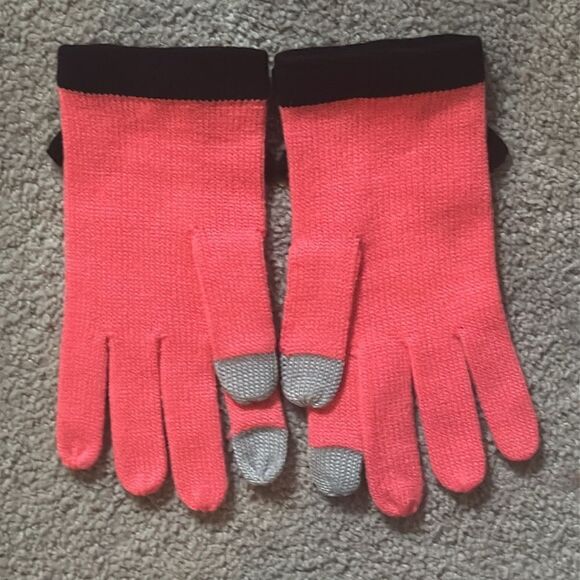 🔥RARE! Kate Spade ♠️ Scarf and Gloves Set! - Picture 3 of 11